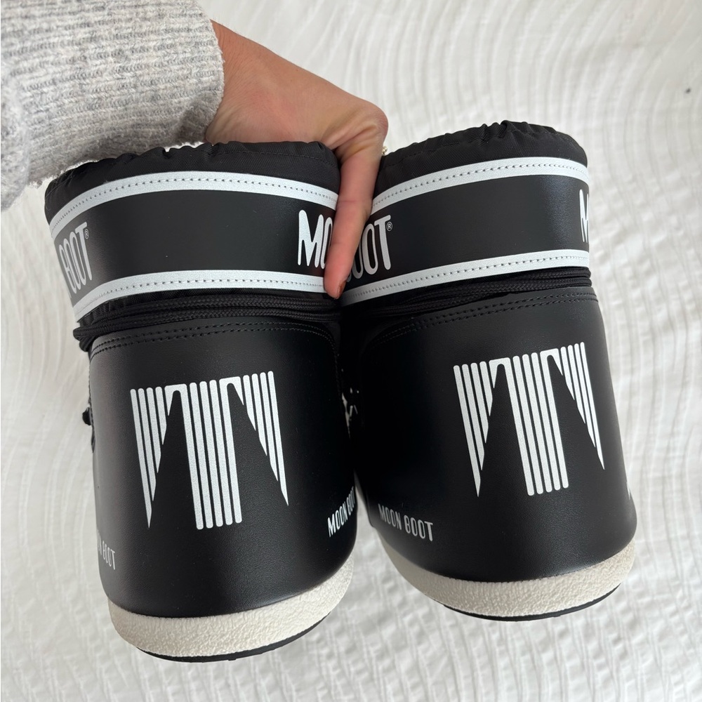 Moon Boot ICON LOW BLACK NYLON BOOTS - Picture 2 of 13